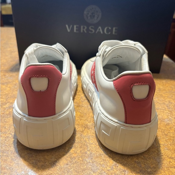 Versace Women's Sneakers in White and Pink - Picture 6 of 8